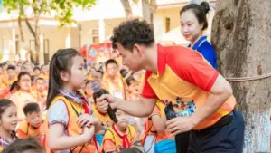 Nghệ sĩ nhân dân Xuân Bắc giao lưu cùng thiếu nhi