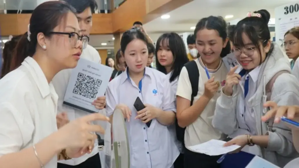 Nhiều công việc có thu nhập từ 15 - 30 triệu đồng/tháng đang cần tuyển