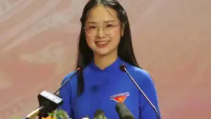 Nữ sinh Hà Tĩnh gây 'sốt' mạng xã hội với bài phát biểu đầy khí chất