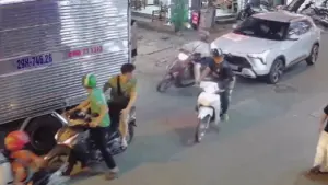 Nữ tài xế ô tô tông liên hoàn 4 xe ở Hà Nội