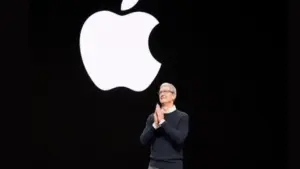 Ông Tim Cook sắp rời ghế CEO Apple, Tổng thống Trump và dàn tỉ phú nói gì?
