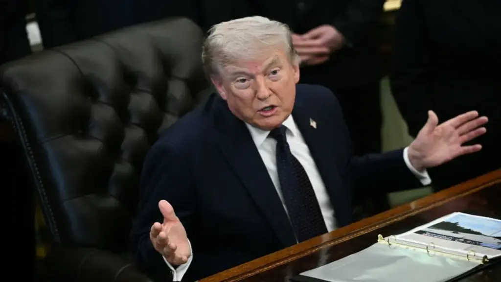 Ông Trump: ‘Đừng giục tôi’ thời điểm kết thúc chiến sự với Iran