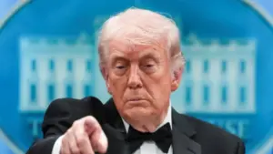 Ông Trump tính lệnh kéo dài phong tỏa Iran?