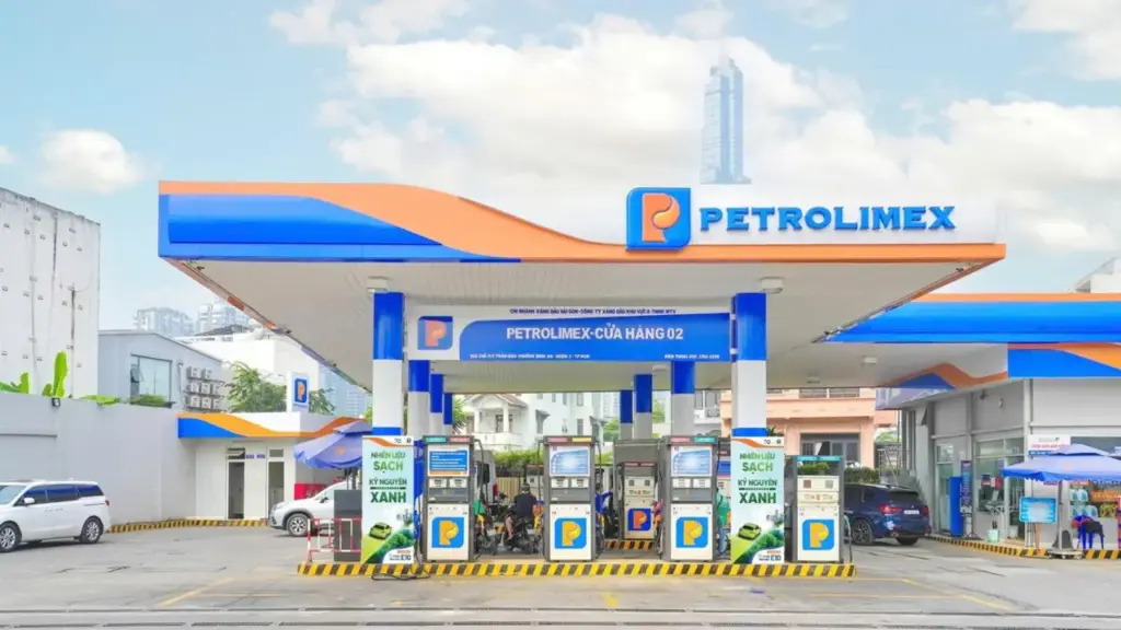 Petrolimex 'cài số lùi' lợi nhuận 2026, lần đầu lên tiếng trước áp lực từ xe điện
