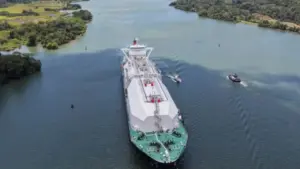 Phí qua kênh đào Panama tăng vọt khi eo biển Hormuz bị phong tỏa
