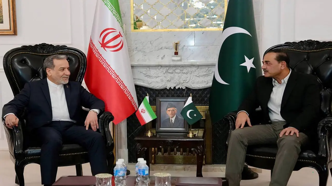 Quan chức Mỹ: Iran đưa đề xuất mới mở cửa eo biển Hormuz, hoãn đàm phán hạt nhân