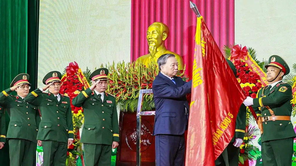 Quân khu 5 đón nhận danh hiệu Anh hùng Lực lượng vũ trang nhân dân