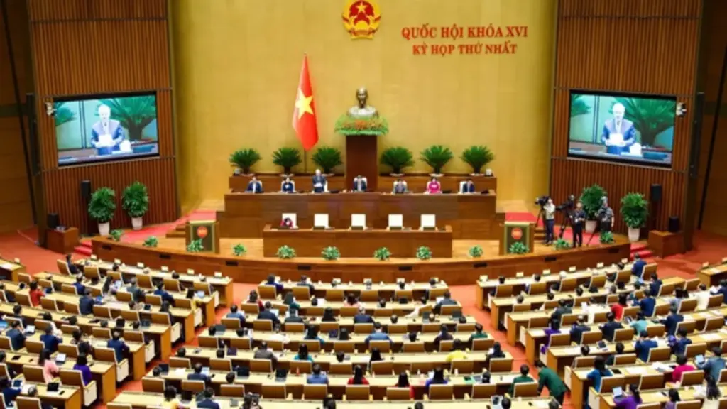 Quốc hội yêu cầu Chính phủ cải cách tiền lương, chi an sinh xã hội