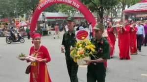 Rộn ràng lễ hội tưởng niệm 1.021 năm ngày mất vua Lê Hoàn