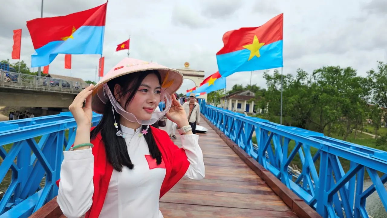 Rưng rưng ngày thống nhất đất nước ở nơi hai miền Bắc Nam chia cắt 21 năm ròng rã