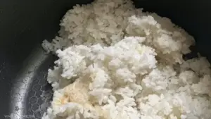 Sai lầm khi ăn cơm nguội gây ngộ độc