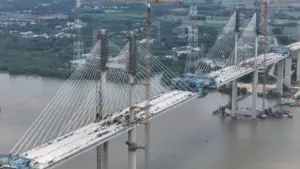 Sắp hợp long cầu dây văng tĩnh không cao nhất Việt Nam, gỡ "nút thắt" cao tốc Bến Lức - Long Thành