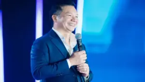 Shark Hưng nộp đơn từ chức ở Cen Land