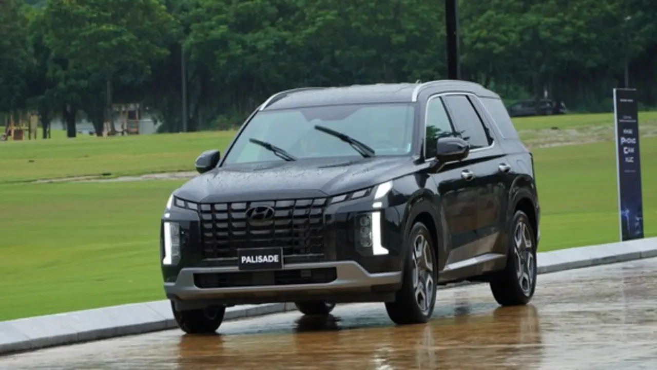 SUV 'xịn' nhất của Hyundai giảm giá gần 200 triệu, ngang ngửa Ford Everest