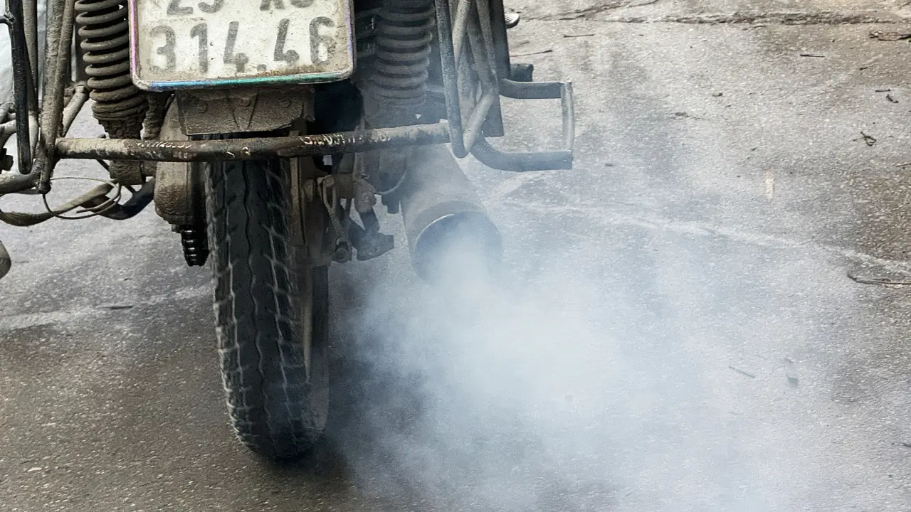 Tại sao xe máy dưới 5 năm được miễn kiểm định khí thải trực tiếp
