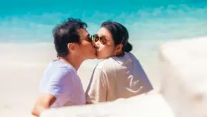 Tài tử Lương Gia Huy: 'Vợ nhẫn nhịn tôi 44 năm'