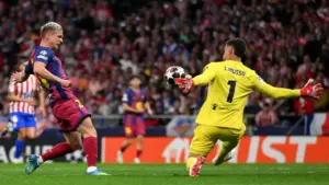 Thủ môn Atletico: 'Chẳng ai cướp gì của Barca'