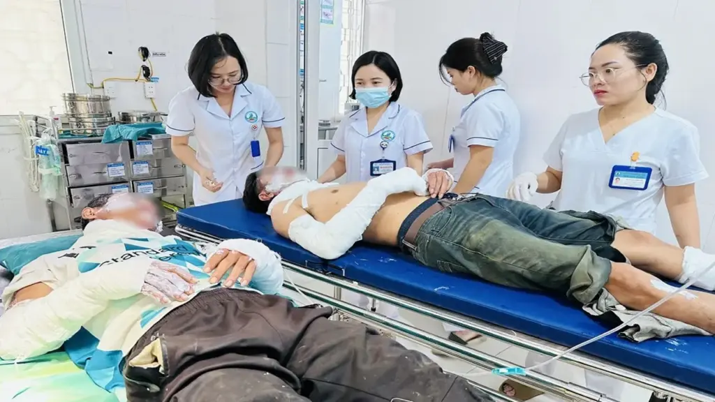 Thui thịt chó, 2 người đàn ông bị bỏng khí gas