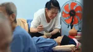 TP.HCM nhìn từ sông Sài Gòn: Ngôi chùa 30 năm cưu mang phận đời xế bóng