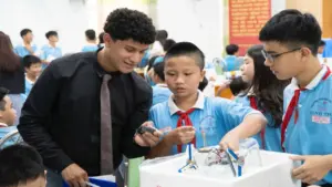 TP.HCM tăng tốc hội nhập giáo dục - Kỳ 1: Đòn bẩy chuyển đổi số và tiếng Anh