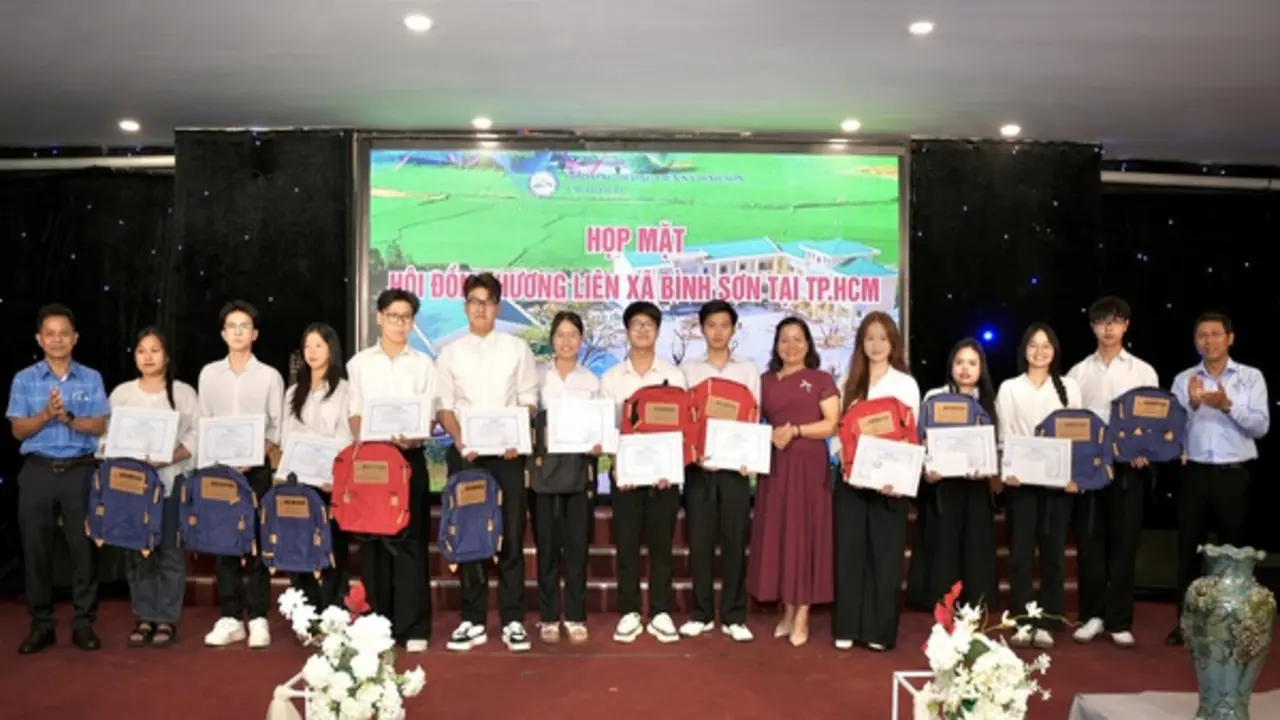 Trao học bổng Nguyễn Thái Bình cho sinh viên nghèo hiếu học tỉnh Quảng Ngãi