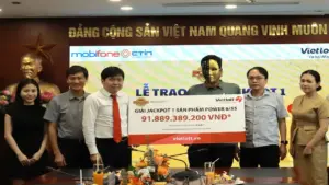 Trúng Vietlott hơn 91 tỷ đồng nhờ mua vé số theo phong thủy