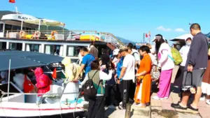 Trước kỳ nghỉ 30-4, Nha Trang kêu gọi các hộ kinh doanh không 'chặt chém' du khách