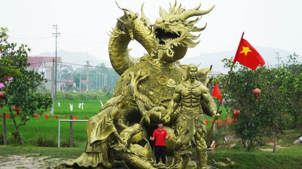 Tượng Cội Nguồn nặng 25 tấn ở Bắc Ninh gây sốt