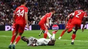 Valdano: 'Real như lốp xe bị đâm thủng'