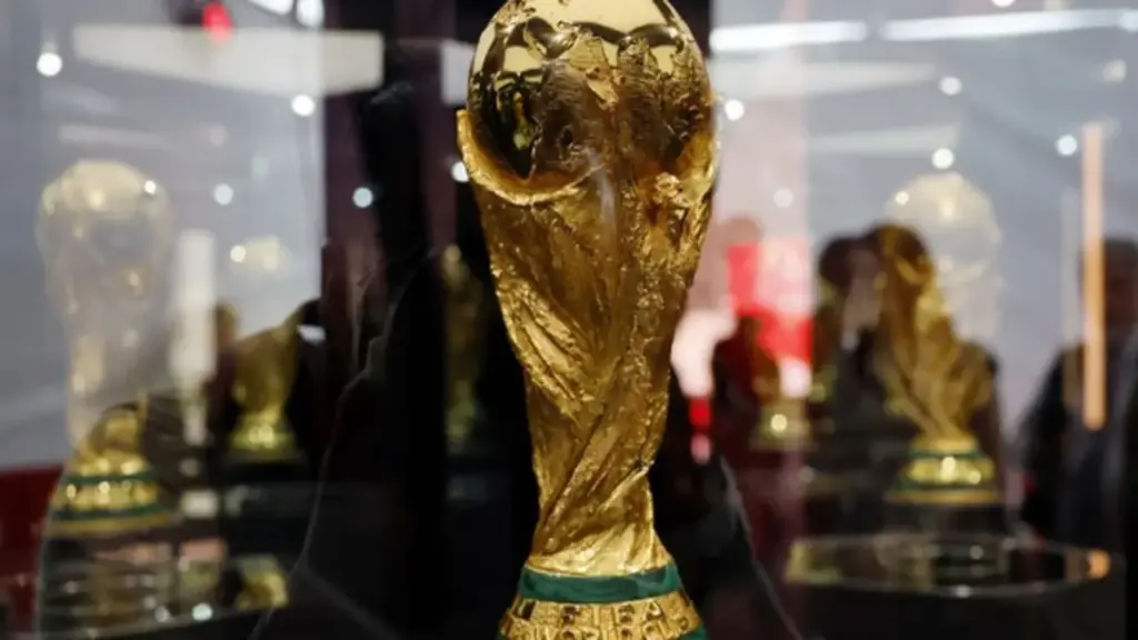 Vì sao giá vé World Cup tăng ‘khủng’ hơn 60,6 tỉ đồng/vé: FIFA hưởng lợi bao nhiêu?