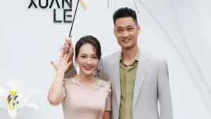 Vợ chồng Bảo Thanh sánh đôi, thu hút chú ý tại sự kiện thời trang