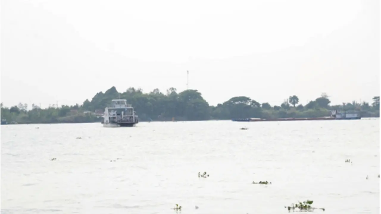 Vội bước xuống khi phà chưa cập bến, người phụ nữ bị mỏ phà cán tử vong thương tâm
