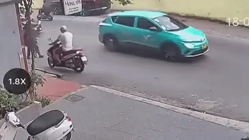 Vụ tai nạn phơi bày sự hỗn loạn của giao thông Việt Nam