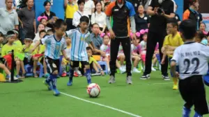 Vui như xem trẻ mầm non thi đấu thể thao