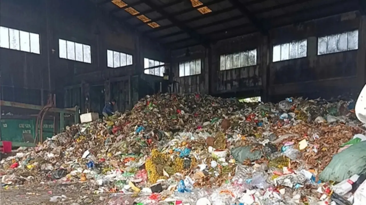 Xử lý dứt điểm tình trạng ùn ứ rác sinh hoạt tại Trạm trung chuyển Bình Chánh