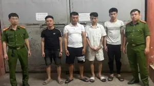 6 gã đàn ông dàn cảnh cướp gần 2 kg vàng của người nước ngoài