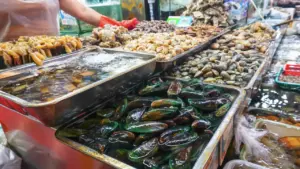 Ăn hải sản mỗi ngày, người đàn ông suy thận