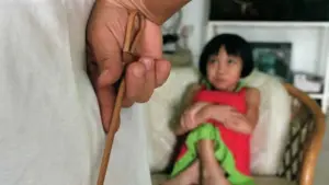 Ân hận cả đời vì trận đòn đánh con 10 năm trước