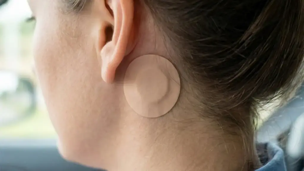 Bác sĩ cảnh báo nguy cơ từ miếng dán chống say tàu xe ở trẻ nhỏ