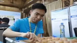 'Bậc thầy thí quân' tụt dốc không phanh, làng cờ tướng Trung Quốc âu lo trước Lại Lý Huynh