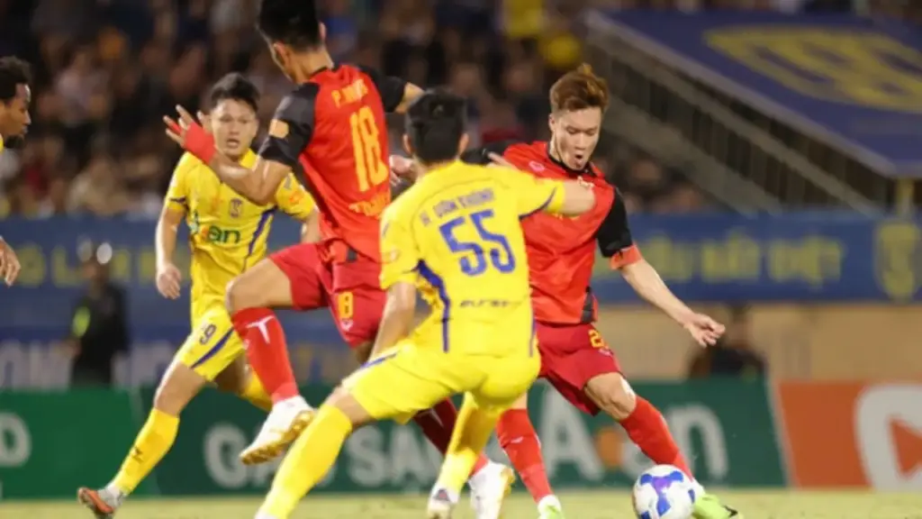 Bảng xếp hạng V-League mới nhất: Ninh Bình FC không bỏ cuộc, HAGL bất ngờ thoát ghế nóng