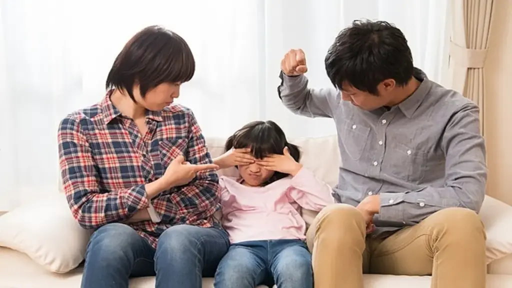 Bạo hành con vì nghĩ 'chúng sướng hơn mình ngày xưa'