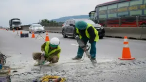 "Bảo hành công trình giao thông tối thiểu 10 năm phải đi kèm tiền bảo lãnh"