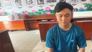 Bắt 'Cô bé xe ôm' bán ma túy cỏ qua mạng