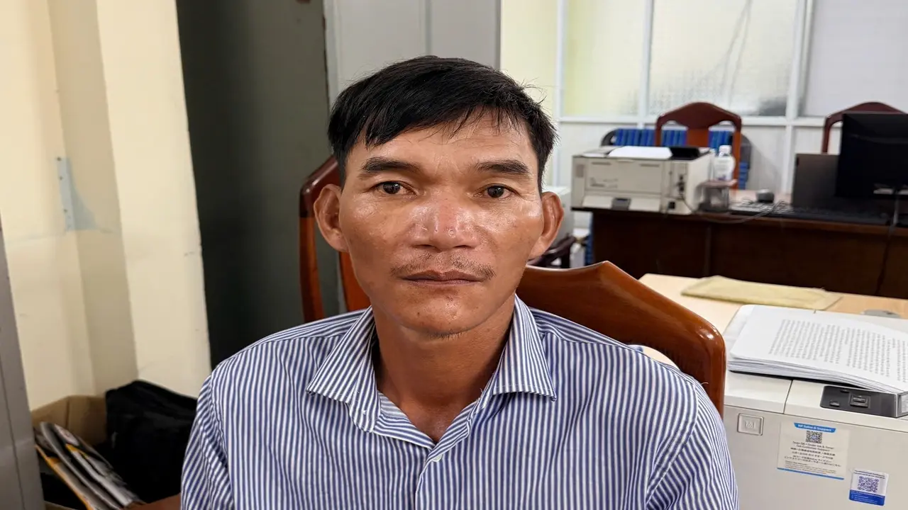 Bắt quả tang người đàn ông trộm túi xách của khách nước ngoài