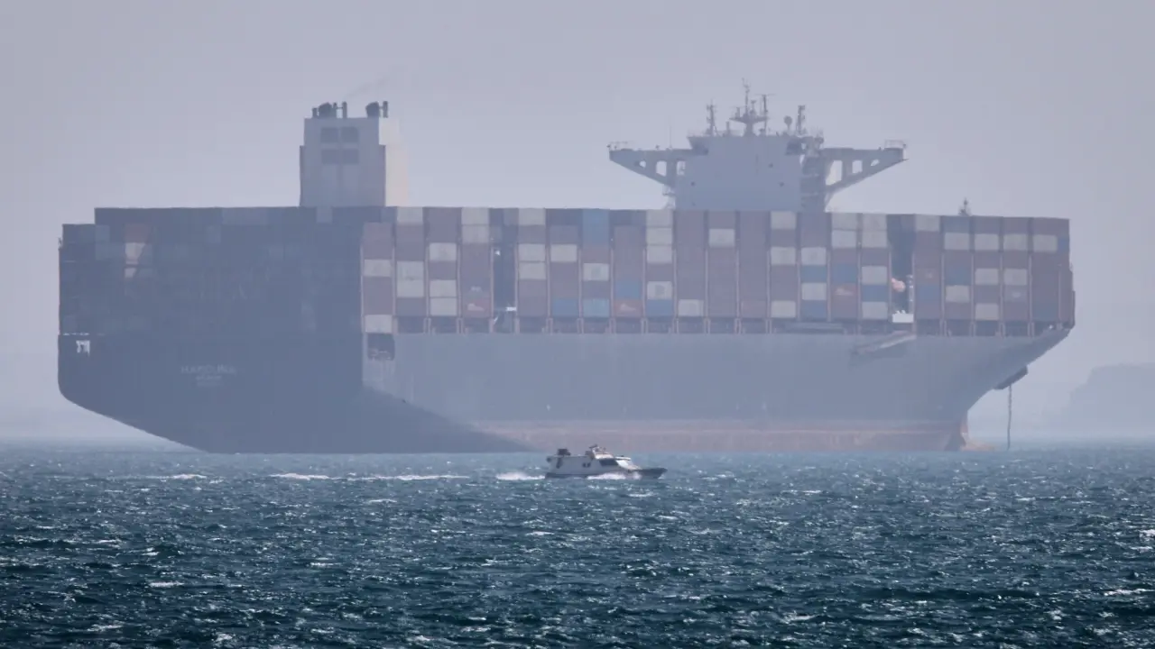 Bên trong chiến dịch hộ tống tàu hàng qua Hormuz của ông Trump