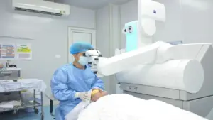 Bệnh viện Mắt Trung ương có Trung tâm Phẫu thuật tật khúc xạ