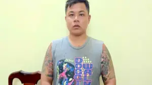 Bênh vực bà chủ, dùng dao giết người