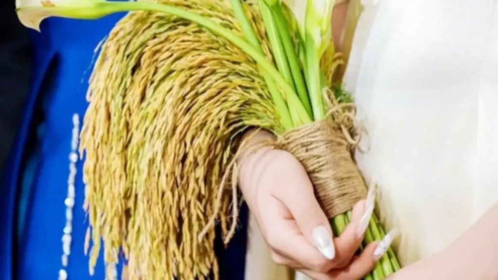 Bó hoa cưới độc lạ của cô dâu miền Tây gây sốt cõi mạng