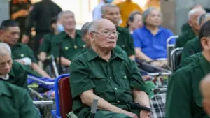 Bộ Nội vụ đề xuất thêm chế độ với người có công, bổ sung trợ cấp cho người phục vụ cán bộ lão thành